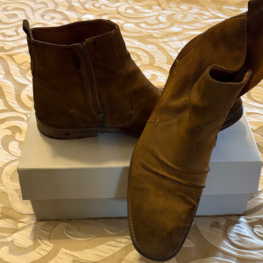 Johnston & Murphy Brown Suede Boots